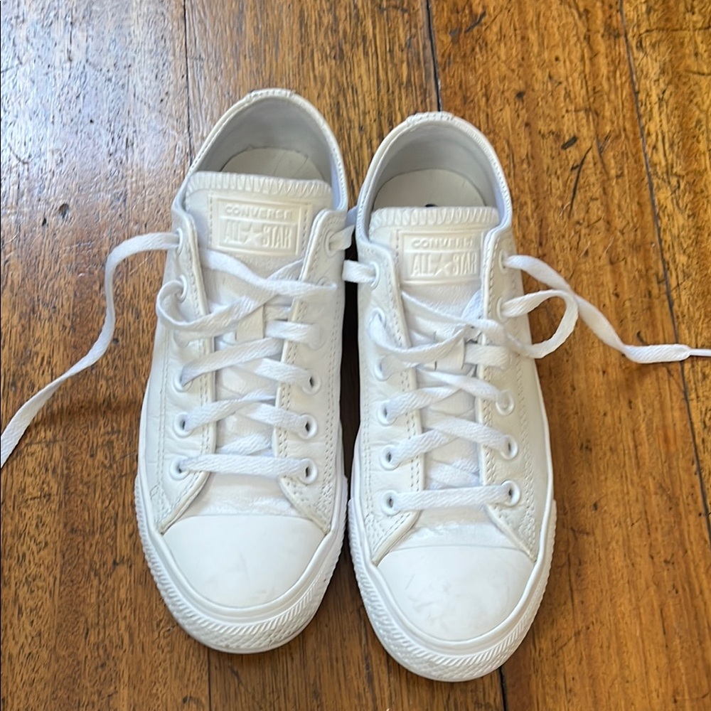 Converse White Leather Low-Top Sneakers EUC